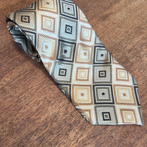 Roberto Villini Other - Roberto Villini Couture 100% Silk Geometric Patterned Tie